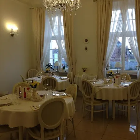 Hotel Akacjowy Dwor