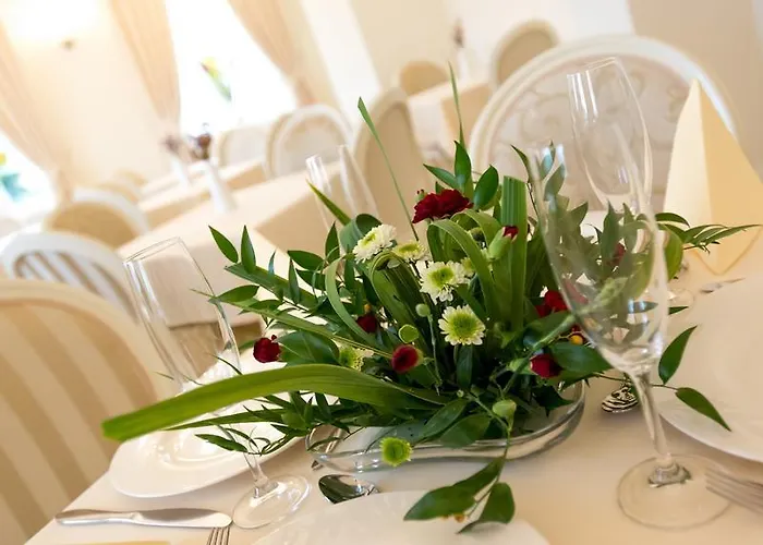 Hotel Akacjowy Dwor 3*