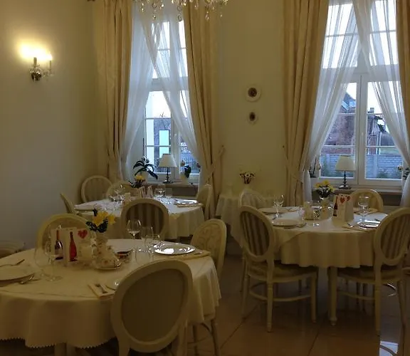 Hotel Akacjowy Dwor