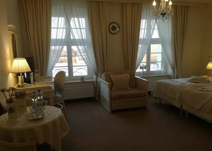 Hotel Akacjowy Dwor 3*